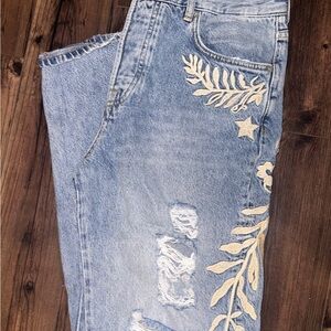 Lucky Brand Light Blue Boyfriend Jeans with Cream Embroidery